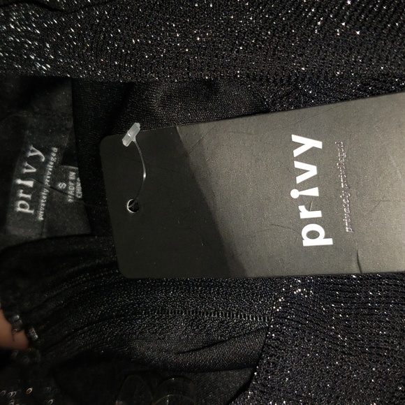 PRIVY NWT SheerSleeve Metallic lined Dress - Picture 6 of 6